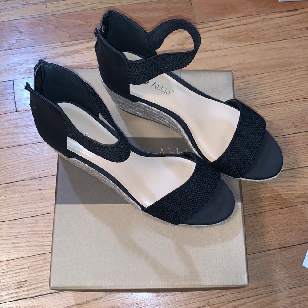 Lexi & Abbie Wedges size 8